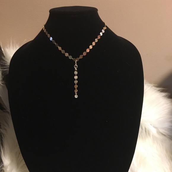 Beautiful “Y” gold tone necklace - Picture 3 of 5